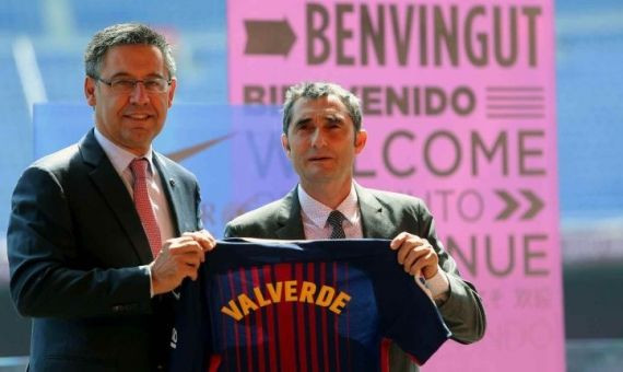 Bartomeu y Valverde, en la presentación del extremeño como técnico del Barça, en 2017