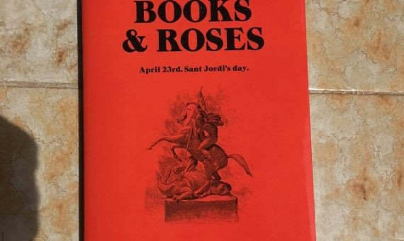 Este es el libro que se regala a los periodistas en la sala de prensa del Godó /MIKI