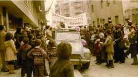 Imagen antigua de una de las protestas vecinales en el barrio de Trinitat Vella que forma parte del programa de memoria popular / AJUNTAMENT DE BARCELONA