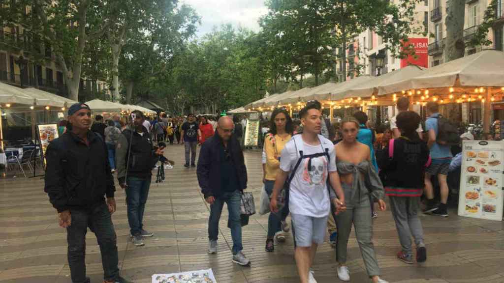 La Rambla es el centro neurálgico del turismo en Barcelona / Carlos Rufas