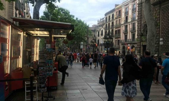 Cualquier hora del día es buena para pasear por la Rambla / CR