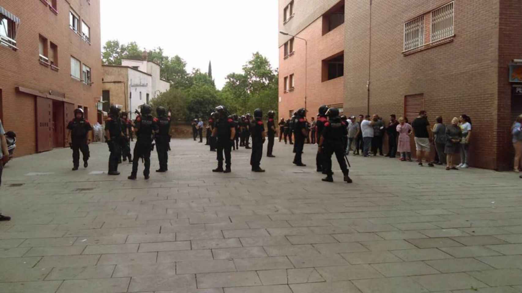 La presencia de los Mossos ha acabado calmando los ánimos