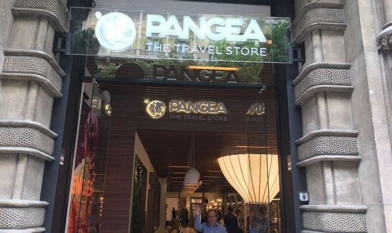 La entrada a la 'megastore' del viaje Pangea, en Rambla toicando con Gran Vía / MIKI