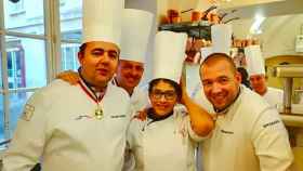 Laura Cortez en las cocinas del parlamento francés