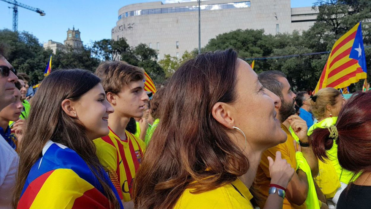 Mercè Conesa, presidenta del Port de Barcelona, participando en una manifestación independentista / AMI
