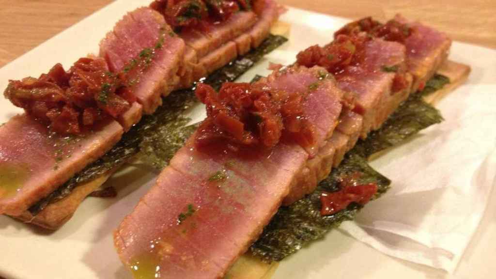 Tataki de atún de La Xula Taperia. Jornades Gastronomiques amb Gracia