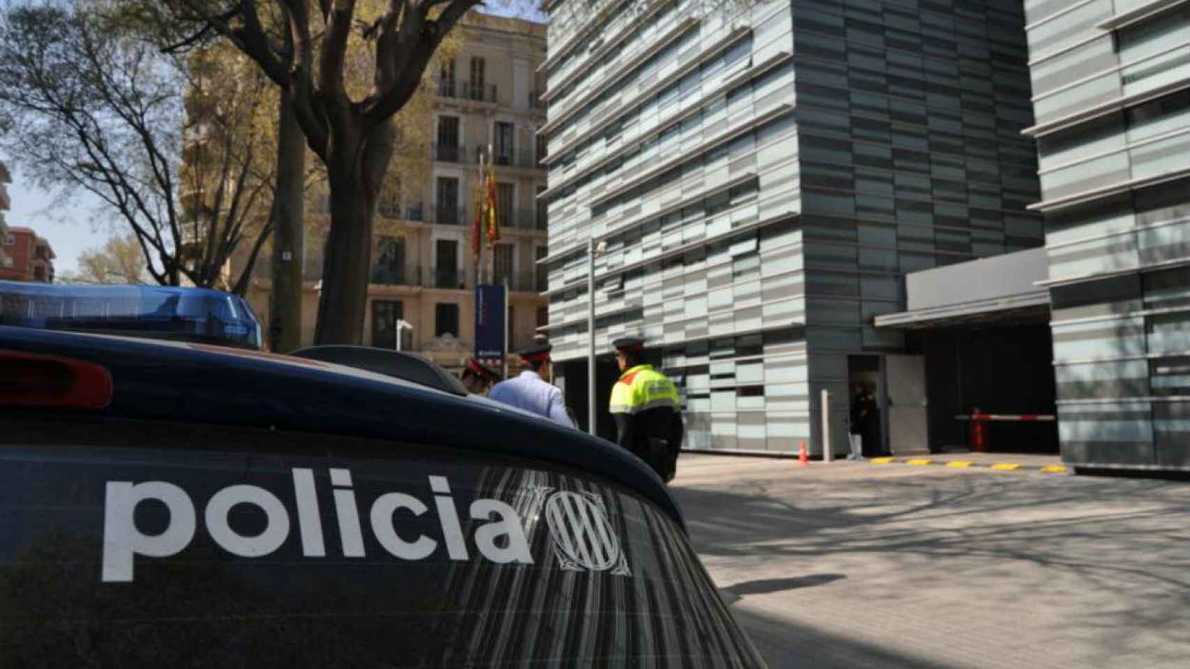 La policía en la Barceloneta, en una imagen de archivo / ME