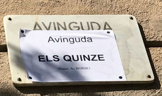 Un pasquín tapa la placa de la avenida de Borbón / nv.net