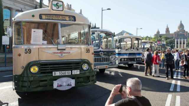 Autobuses antiguos en una imagen de archivo