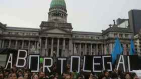 Una concentración a favor del aborto frente al Congreso en Buenos Aires | EFE