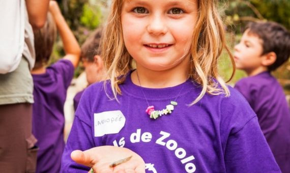 En el casal del Zoo, los niños tienen contacto con distinas especies / ZOO 