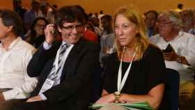 Carles Puigdemont junto a la actual candidata del PDeCAT al Ayuntamiento de Barcelona, Neus Munté.