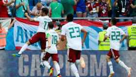 Carlitos Vela acaba de marcar de penalti el 1-0 y México empieza a ganar su partido frente a Corea en el Mundial deRusia 2018 / EFE