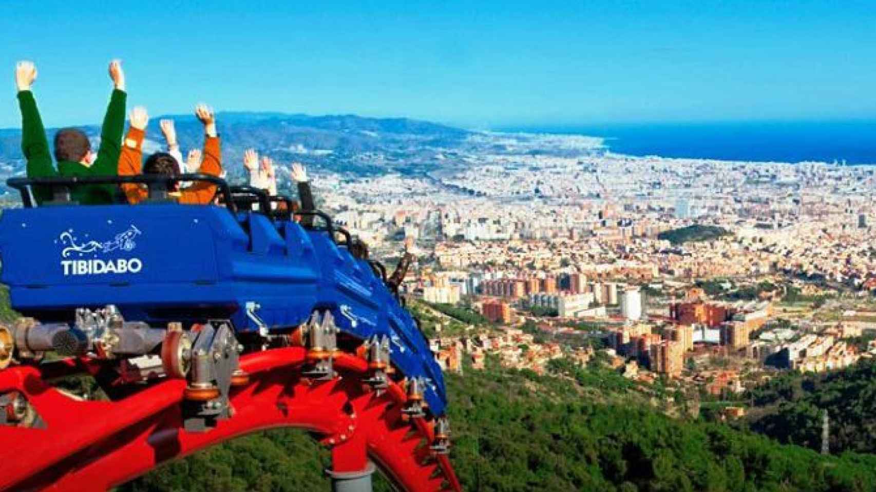 La montaña rusa, una de las atracciones del parque del Tibidabo / TIBIDABO