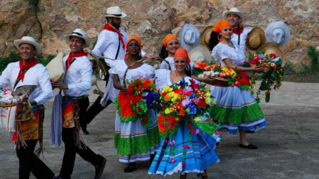 La compañía anima multitud de fiestas que celebran su herencia afrodescendiente / SENTIMIENTO CIMARRÓN