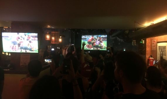 Los mexicanos celebran la victoria de Corea contra Alemania / A.O. 