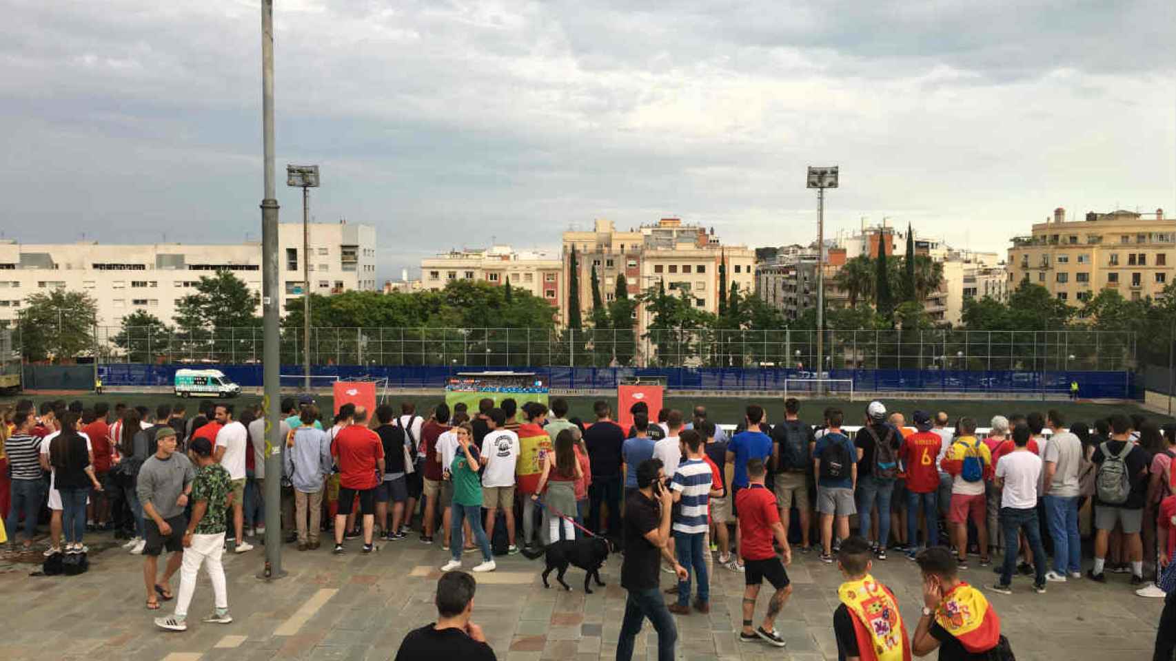 Barcelona con la Selección renuncia a la pantalla gigante en el campo de l'Àliga / MIKI