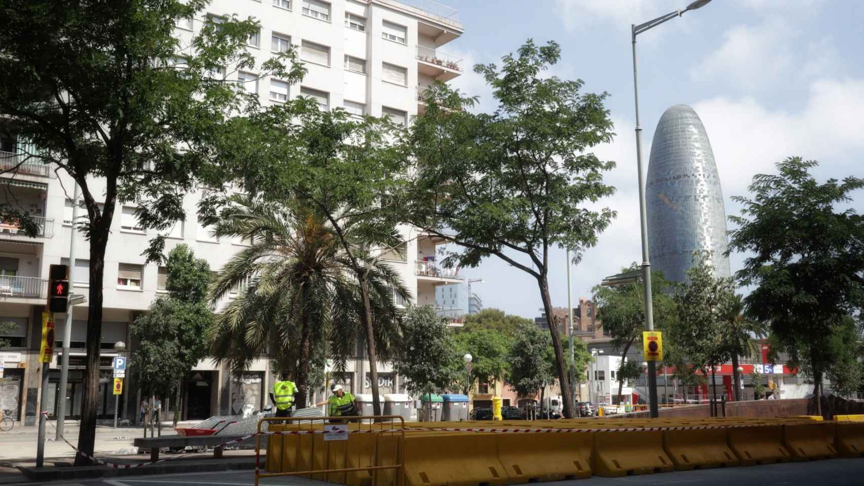 Obras en las calles colindantes a la Meridiana y la plaza de las Glòries / HUGO FERNÁNDEZ