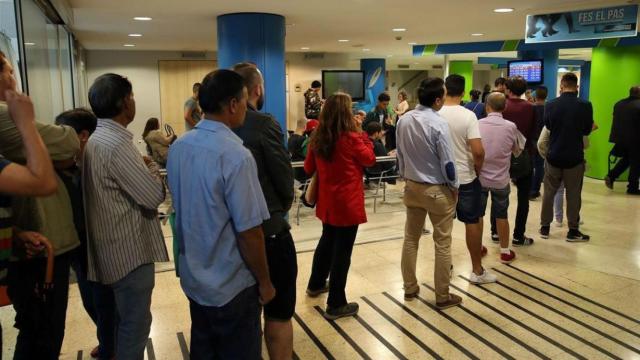 Cola en una oficina de empleo