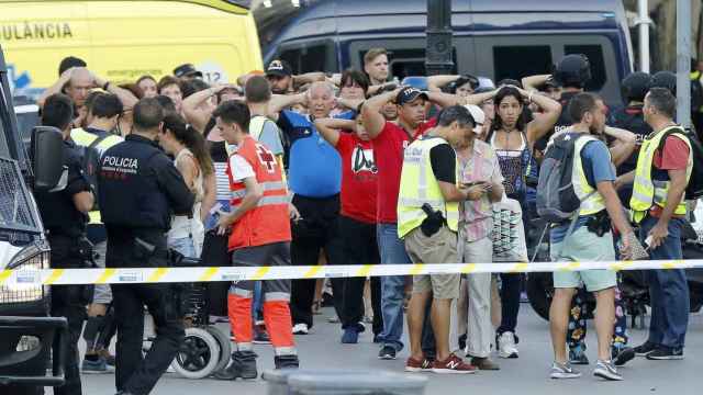 Escena posterior al atentado terrorista en Barcelona / EFE