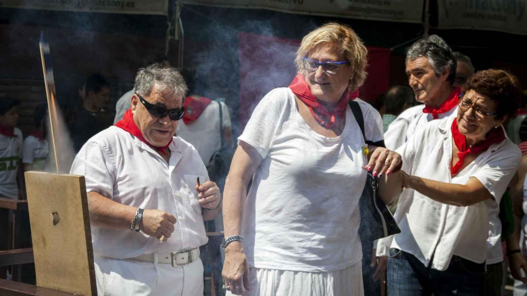 Así se ha lanzado el 'chupinazo' en la Casa de los Navarros de Barcelona, este 6 de julio de 2018 / HUGO FERNÁNDEZ