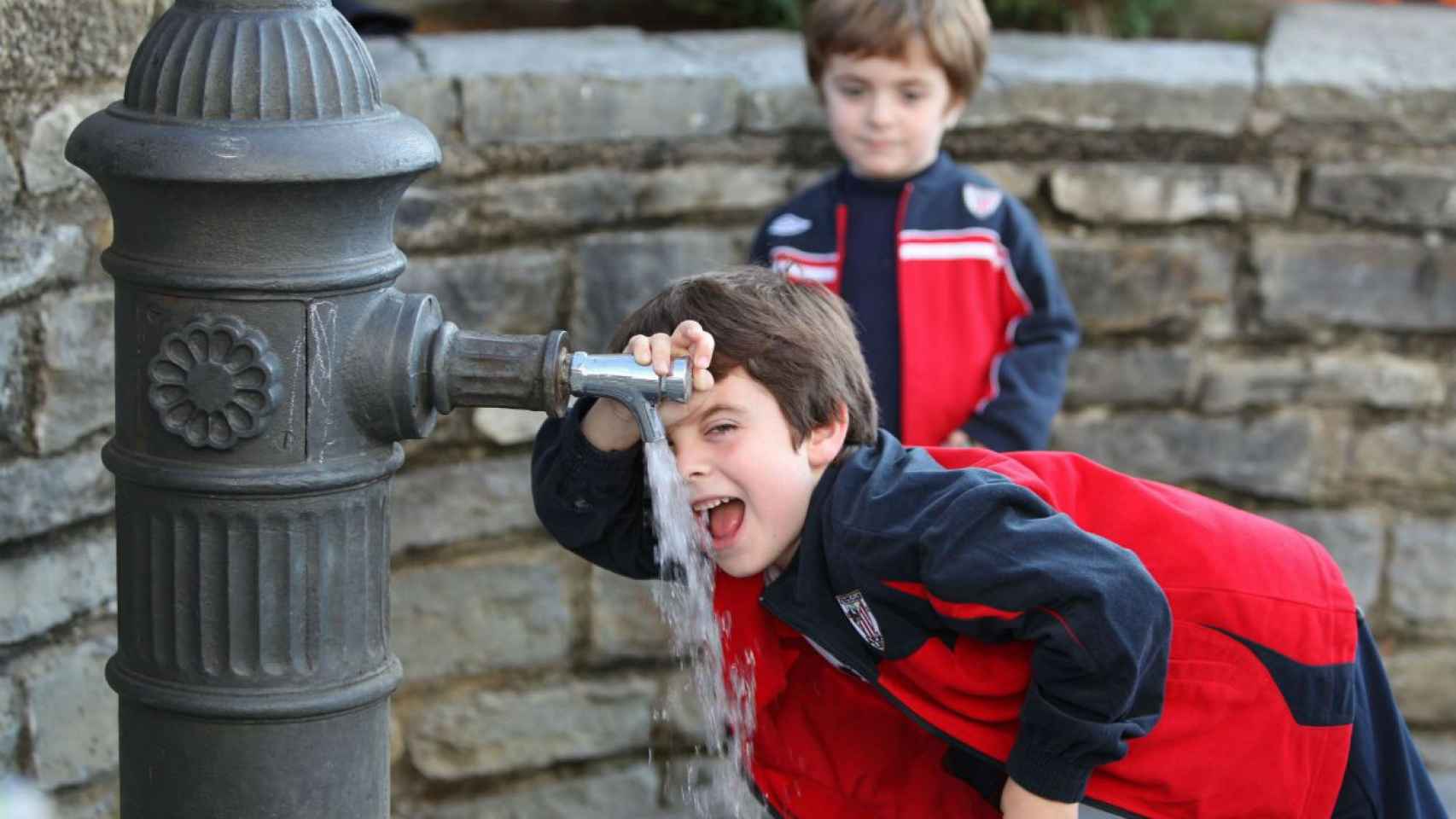 Avisan que viene una nueva ola de calor, así que habrá que refrescarse / Archivo