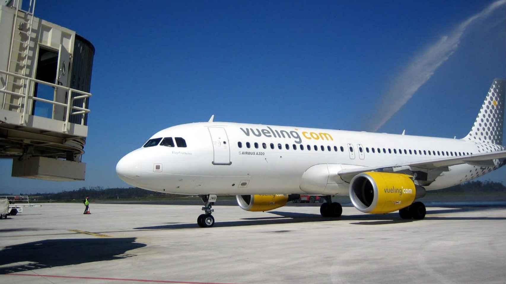 Un avión de Vueling en un aeropuerto