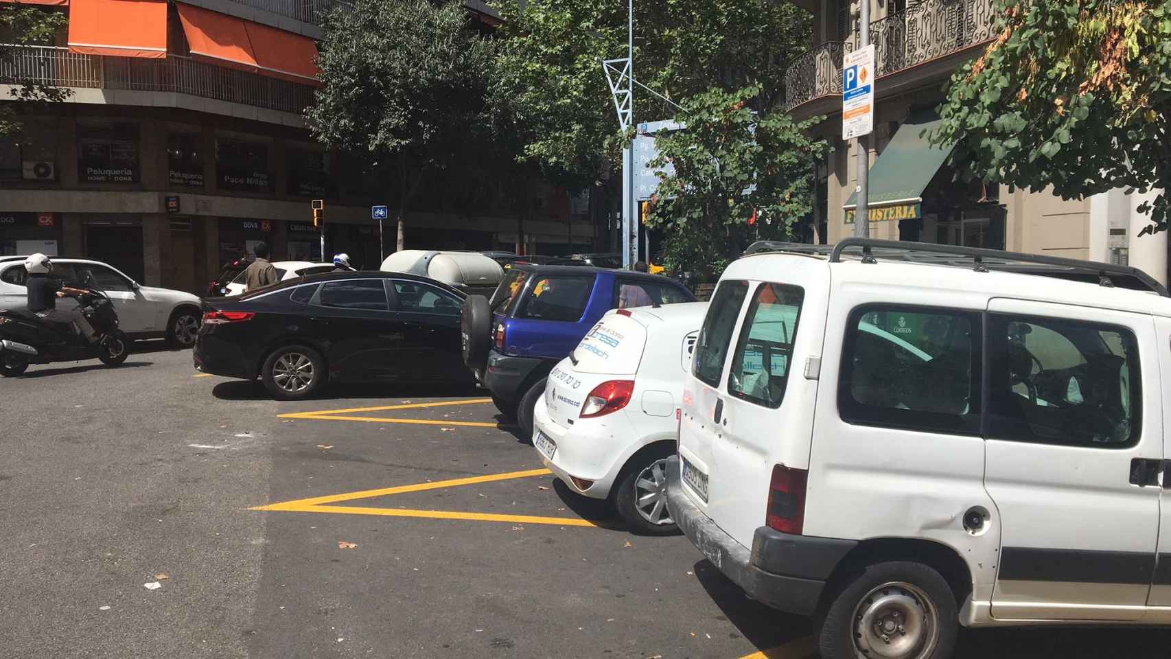 Las señales de tráfico seguirán en catalán en BCN / JORDI SUBIRANA