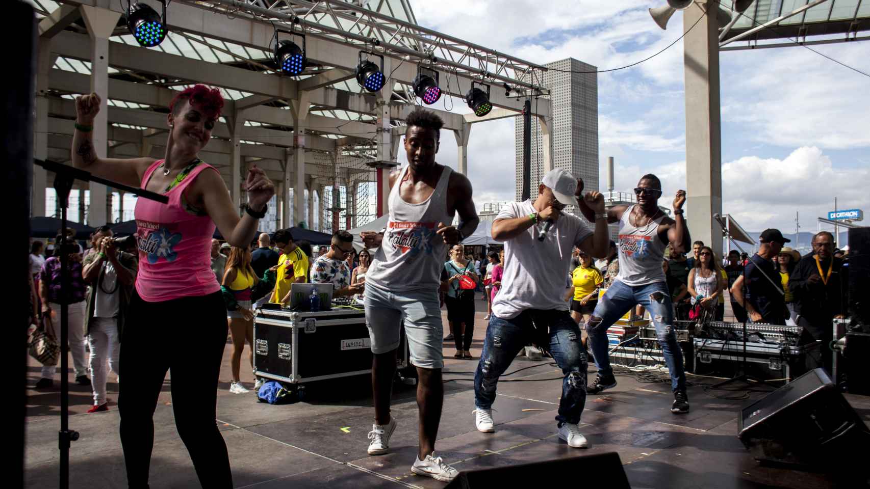 Colombia ha celebrado su gran día en el Fòrum de Barcelona / HUGO FERNÁNDEZ