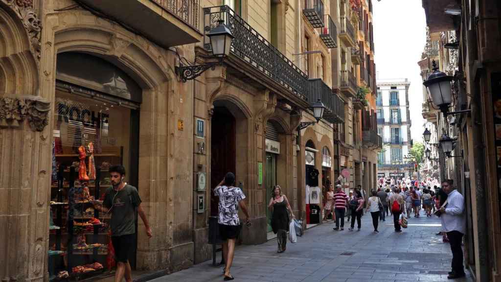 Calle de la Boquería, con Las Ramblas al fondo / Hugo Fernández