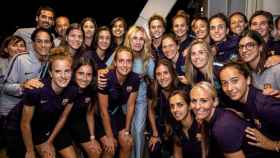 Julia Roberts junto al plantel femenino del Barça / FCB