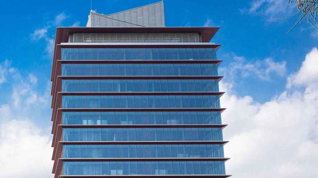 Edificio de la Torre Marina, nueva sede del Registro de la Propiedad / Registradors de Catalunya