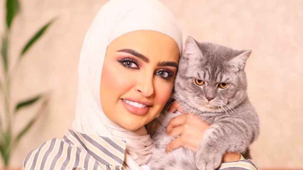 Sondos Alqattan, la influencer está en contra de que sus sirvientes descansen / Instagram