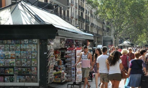 Uno de los clásicos quioscos de prensa de las Ramblas / MIKI