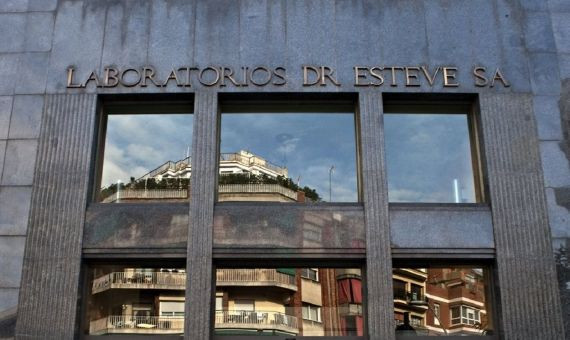 Así era la entrada del antiguo edificio, en Virgen de Montserrat / Archivo