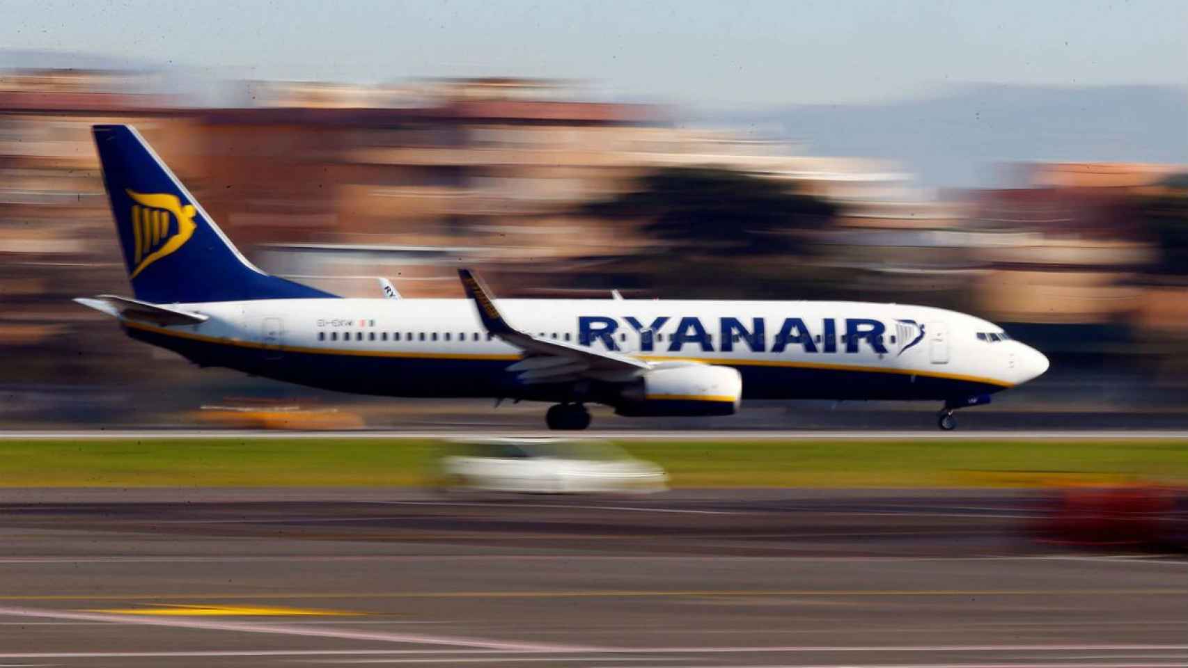 La compañía aérea irlandesa restablece vuelos desde Barcelona / Ryanair