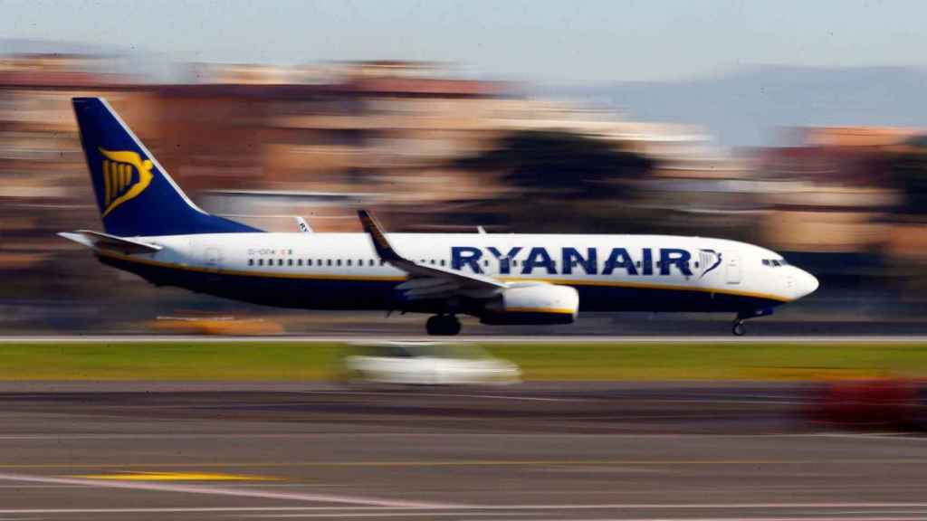 La compañía aérea irlandesa restablece vuelos desde Barcelona / Ryanair