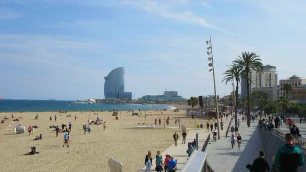 Playa de La Barceloneta en una imagen de archivo