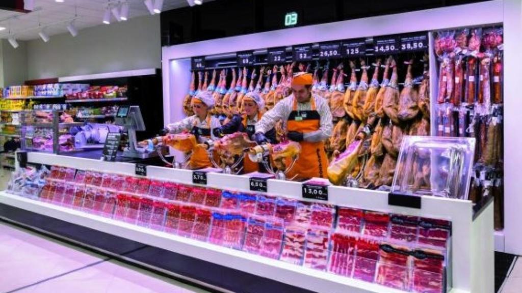 Parada de jamón en una tienda de Mercadona