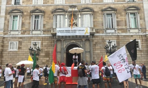 Los socorristas reclaman un decreto sectorial delante de la Generalitat / A.O. 