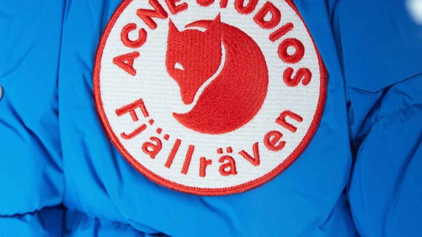 Abrigo de ACNE Studios y Fjällräven