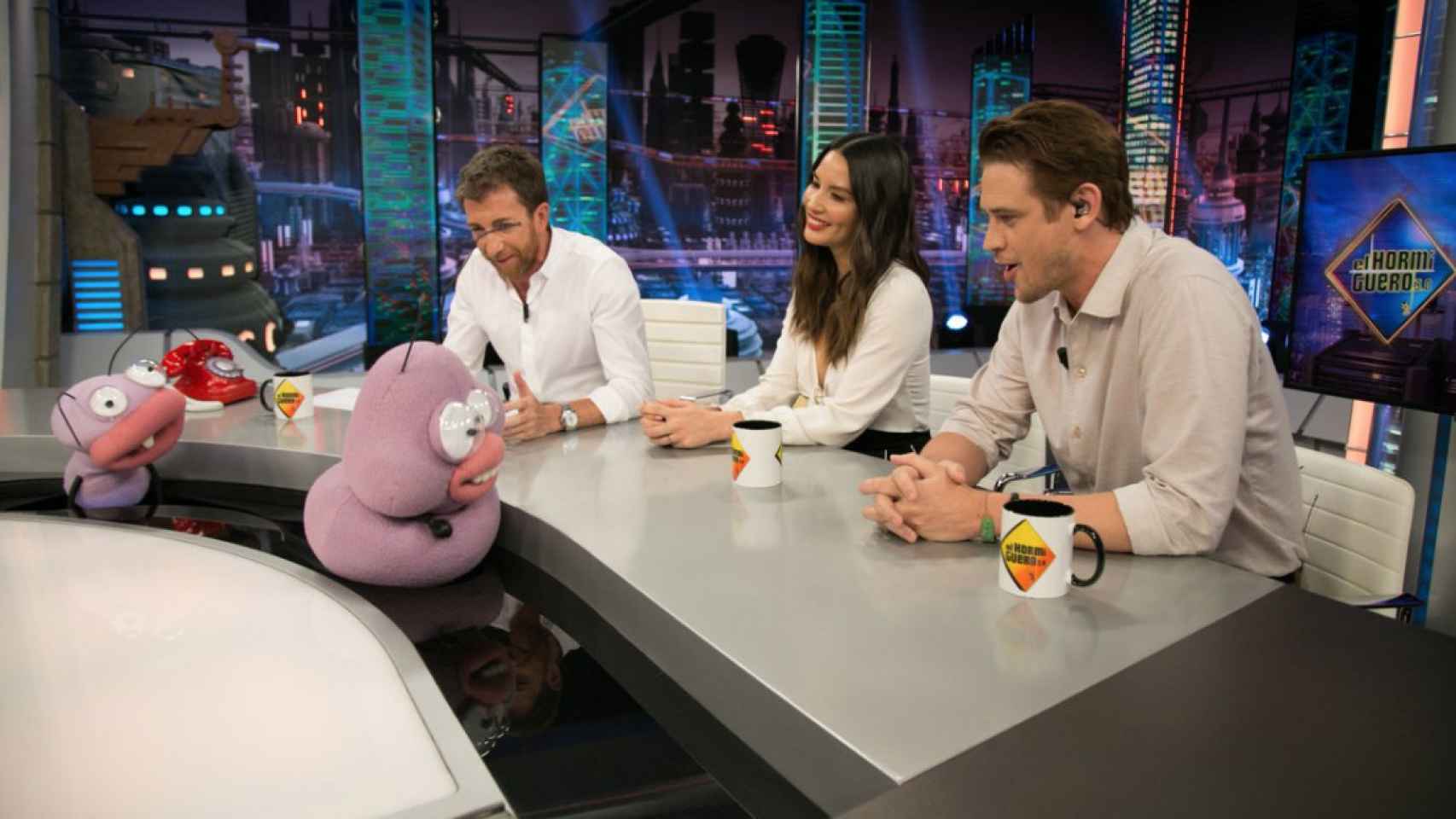 Olivia Munn y Boyd Holbrook en El Hormiguero