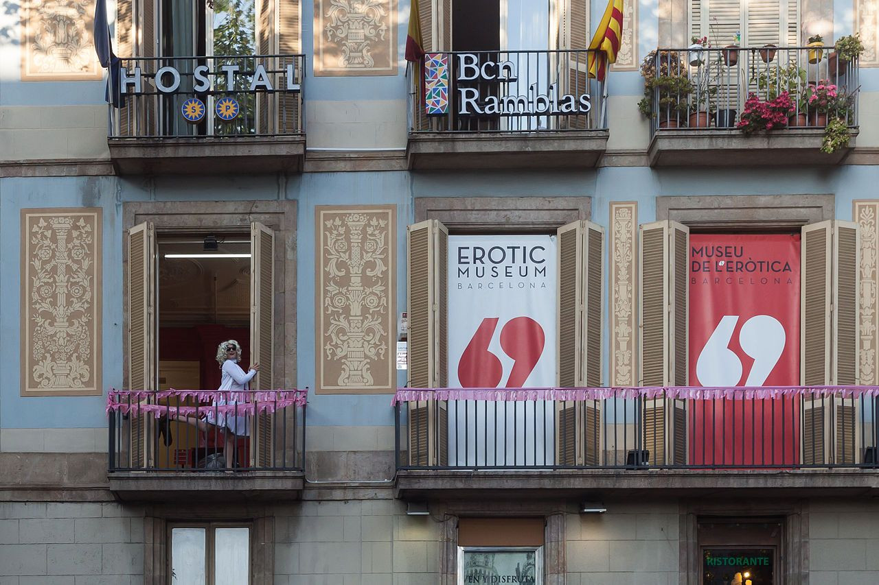 Exterior del Museo Erótico de Barcelona / LMBUGA