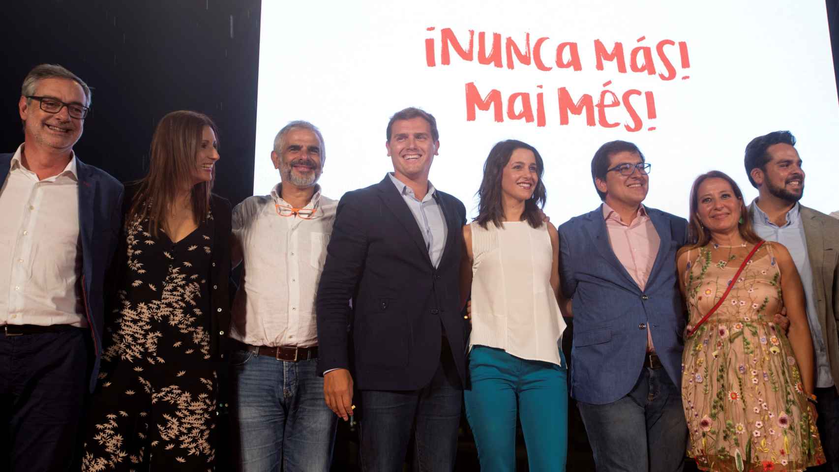 Inés Arrimadas y Albert Rivera en el mitin con el lema Nunca más / EFE/ MARTA PÉREZ