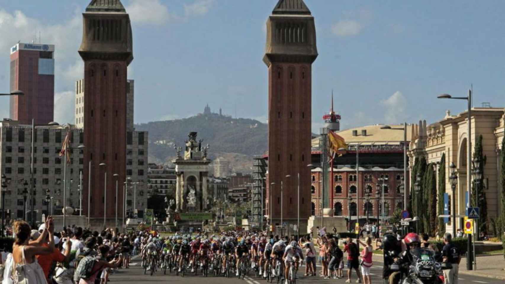 Torres Venecianas de la plaza d'Espanya / EFE