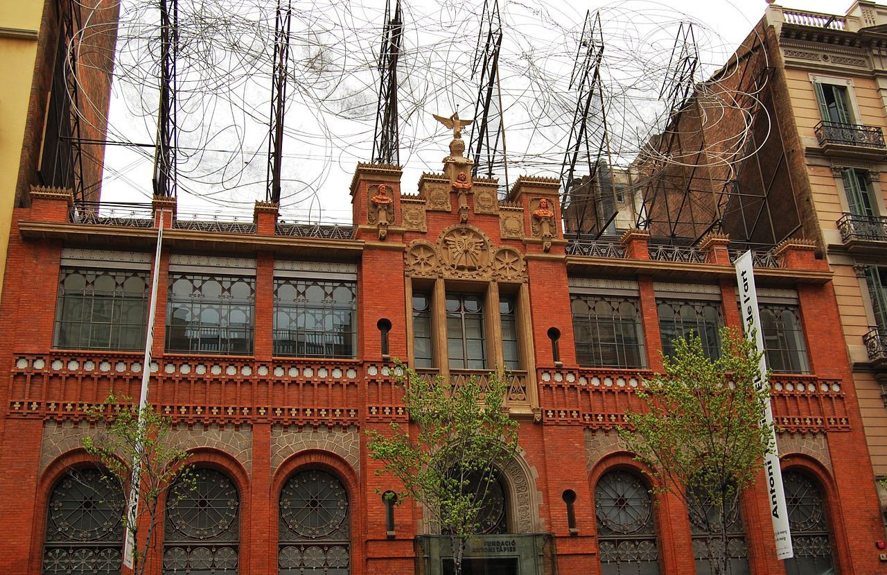 Fachada de la Fundació Antoni Tàpies  / ARCHIVO