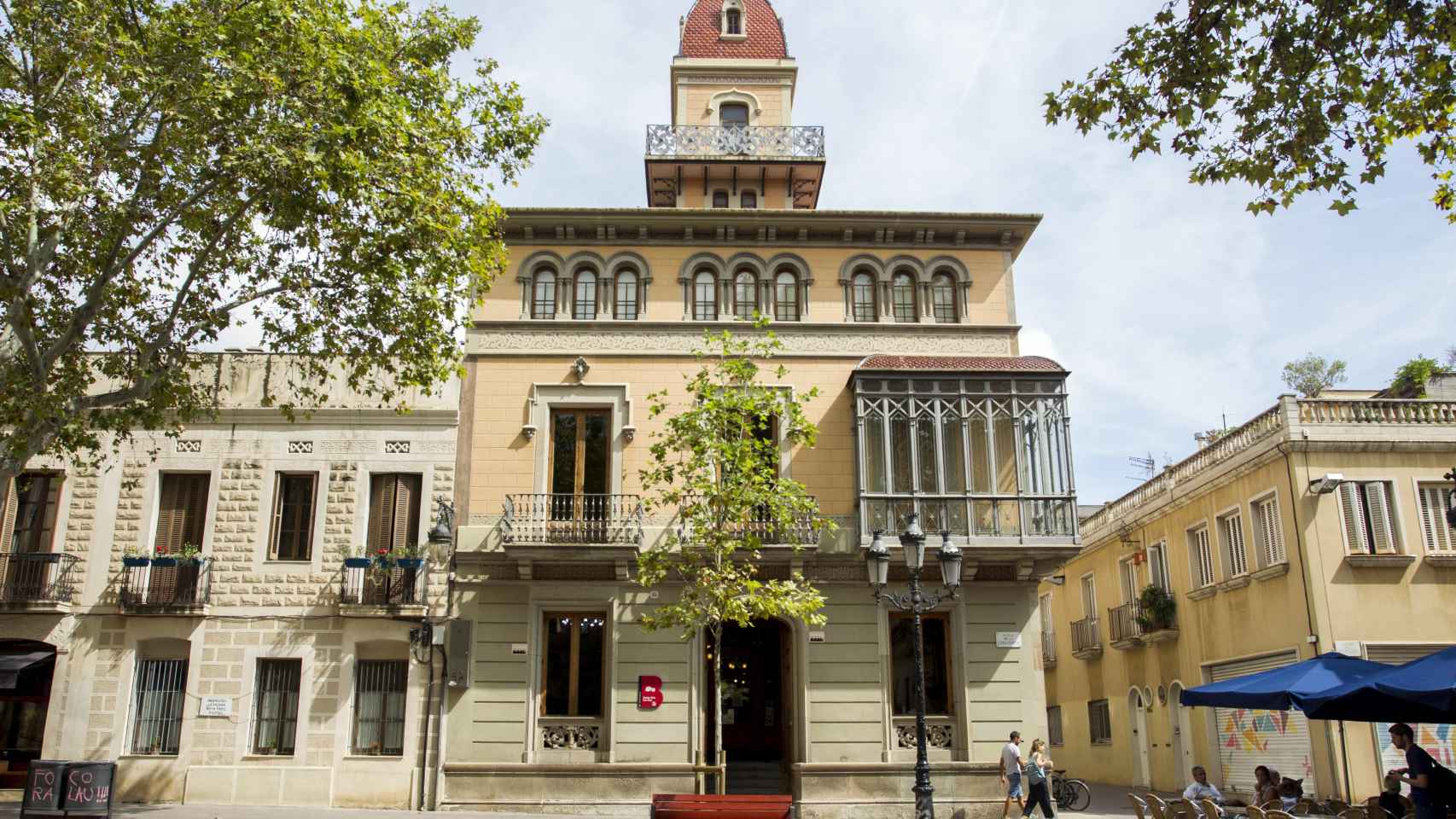 Plaza de la Concòrdia, en Les Corts / HUGO FERNÁNDEZ