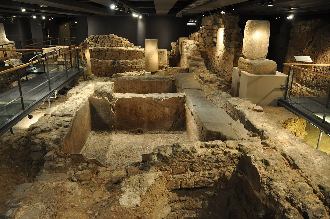 Interior del Museo de Historia de Barcelona (MUHBA) / JOSEPBC