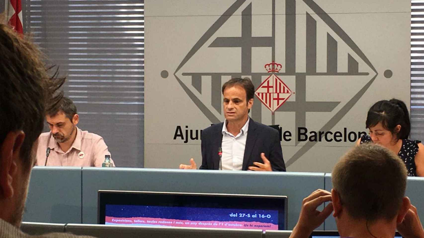 Jaume Asens, durante su comparencia en la Sala Lluís Companys del Ayuntamiento / MIKI