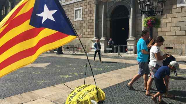 La última 'estelada' que queda en Sant Jaume /MIKI